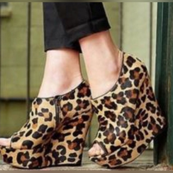 STEVE MADDEN Leopard WICKED fur platform peep toe - Picture 1 of 9